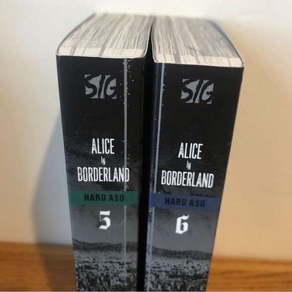 Alice in borderland manga volumes 5 & 6 - Picture 2 of 8